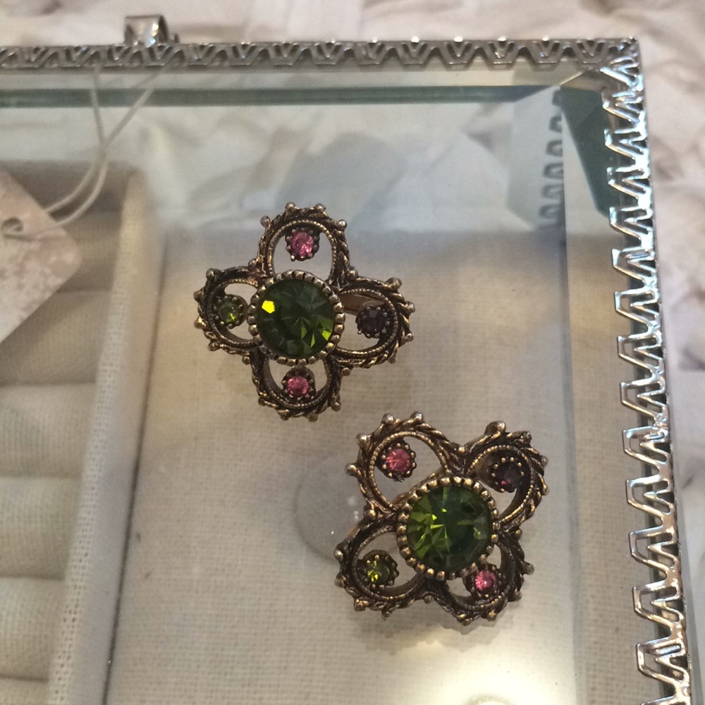 Vintage Coventry earrings ....simply stunning 🎀